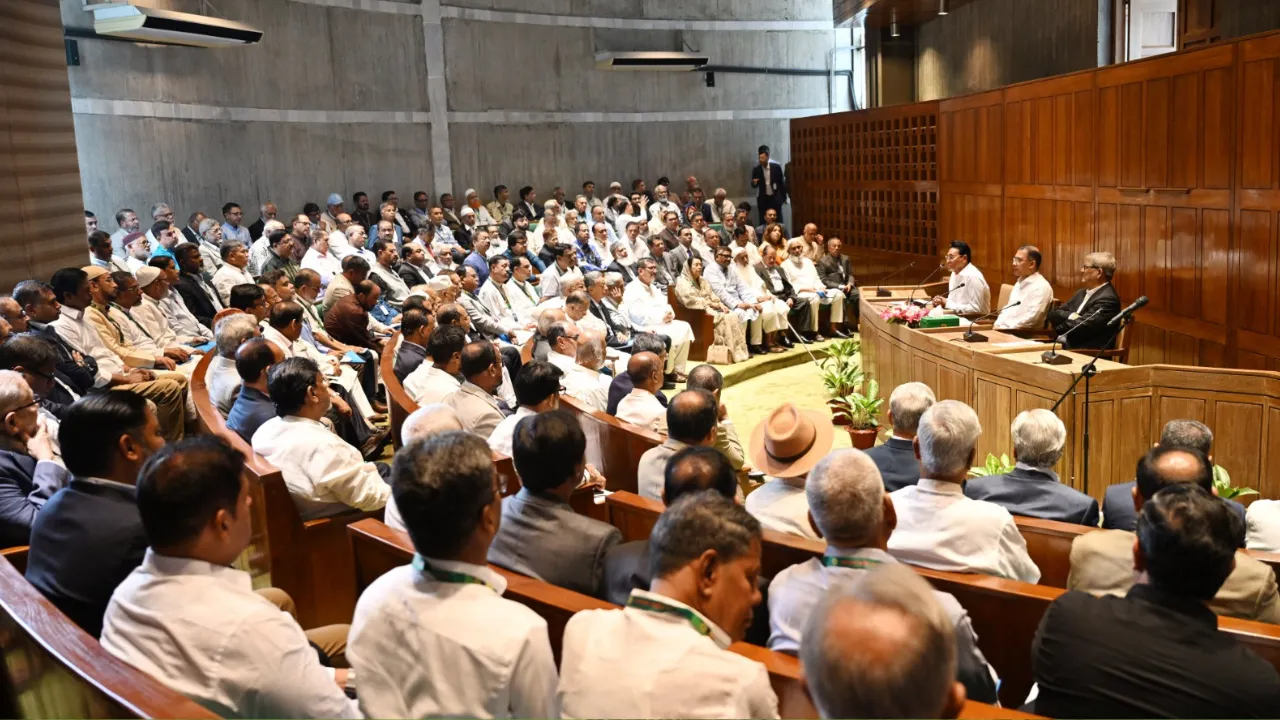 বিএনপির সংসদীয় দলের বৈঠক চলছে