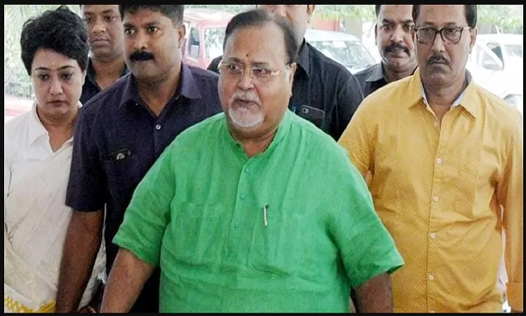 দুর্নীতির অভিযোগে পশ্চিমবঙ্গের শিল্পমন্ত্রী গ্রেফতার