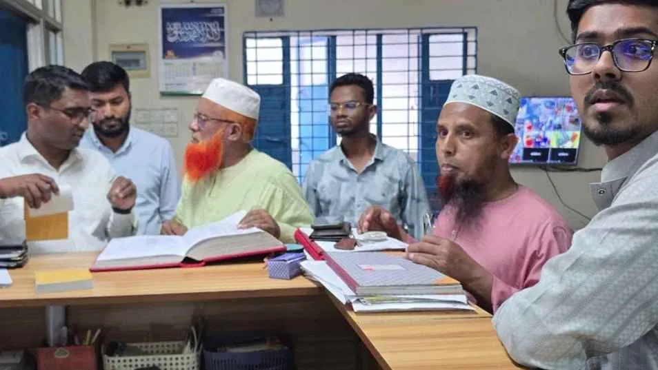 পটুয়াখালীতে তেলের দোকানে অভিযান, জরিমানা