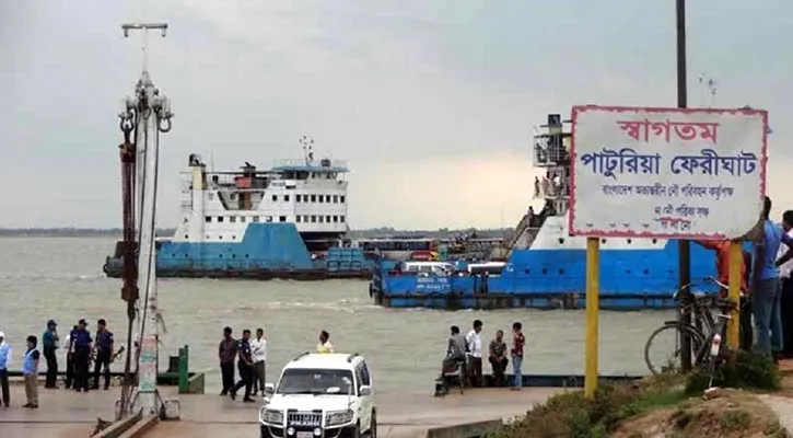 সোয়া ৩ ঘণ্টা পর দৌলতদিয়া-পাটুরিয়ায় ফেরি চলাচল শুরু