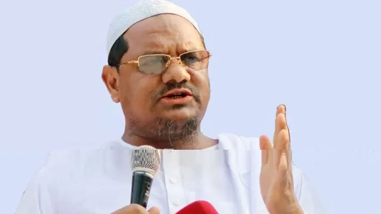 এই প্রহসনের নির্বাচন দেশকে দীর্ঘস্থায়ী সংকটে ফেলবে : চরমোনাই পীর