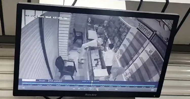 এক দোকান থেকে সাড়ে তিনশ মোবাইলফোন চুরি
