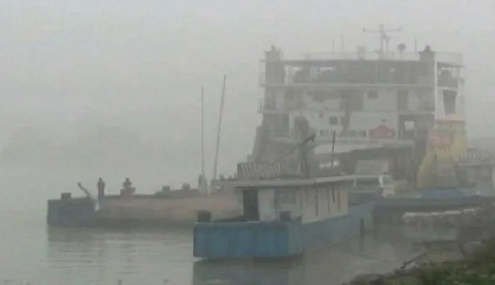 পাটুরিয়া-দৌলতদিয়া নৌরুটে ঘন কুয়াশায় ফেরি চলাচল বন্ধ