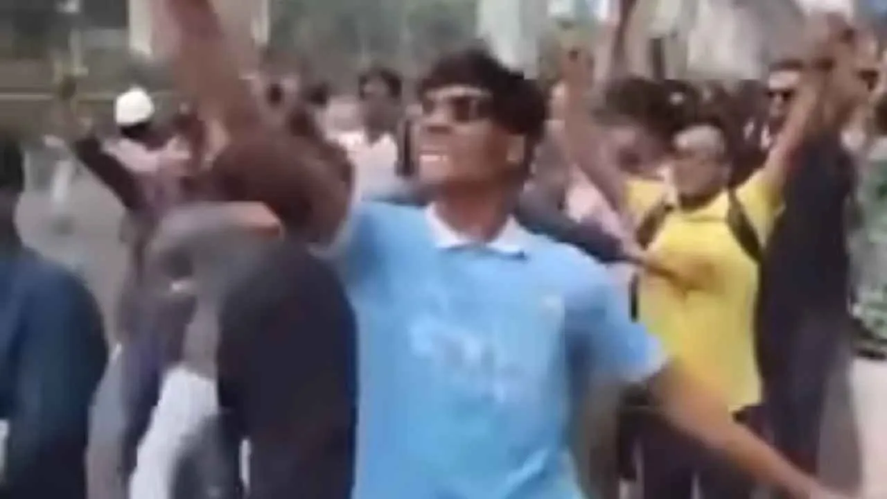 এনসিপি কার্যালয়ের সামনে আ.লীগের মিছিল,গ্রেফতার ৬