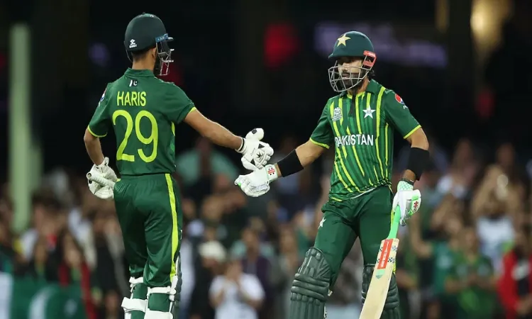 নিউজিল্যান্ডের বিপক্ষে দারুণ জয়ে ফাইনালে পাকিস্তান