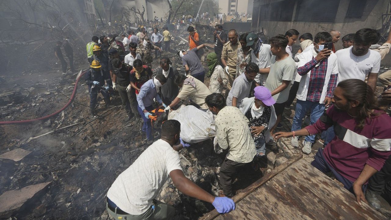 plane-crash-20250612224229