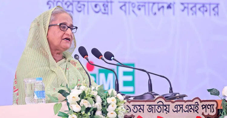 চাকরির পেছনে না ঘুরে তরুণদের উদ্যোক্তা হতে বললেন প্রধানমন্ত্রী