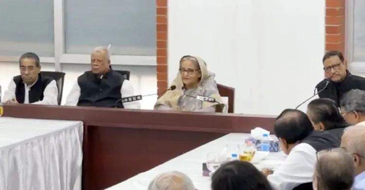 রাতের অন্ধকারে না, ভোটের মাধ্যমে সরকার গঠন হবে : শেখ হাসিনা