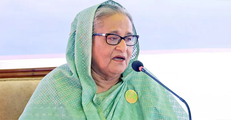সবাই যেন নিজের পায়ে দাঁড়াতে পারে, সে জন্য কাজ করছি : প্রধানমন্ত্রী