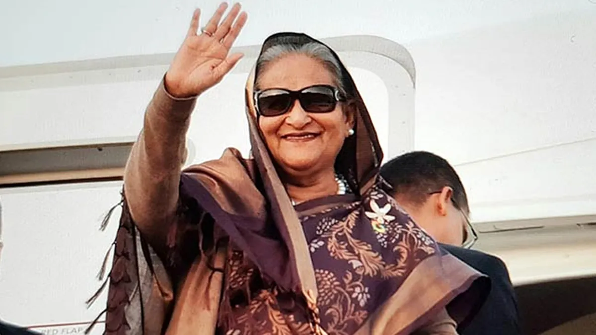 ঢাকার পথে প্রধানমন্ত্রী