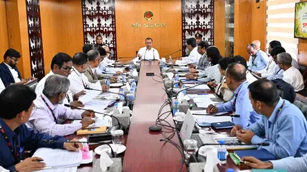 আমদানি কমিয়ে উৎপাদন বাড়াতে তাগিদ প্রধানমন্ত্রীর