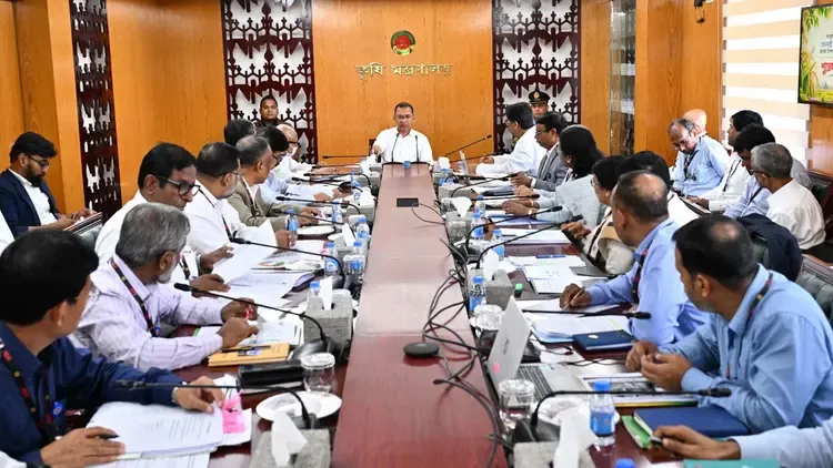 আমদানি কমিয়ে উৎপাদন বাড়াতে তাগিদ প্রধানমন্ত্রীর