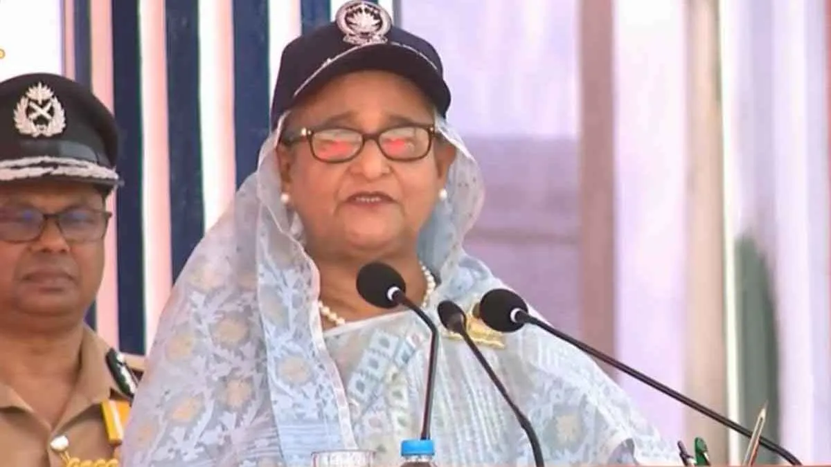স্মার্ট পুলিশ গড়তে প্রয়োজনীয় সবকিছু করছে সরকার: প্রধানমন্ত্রী