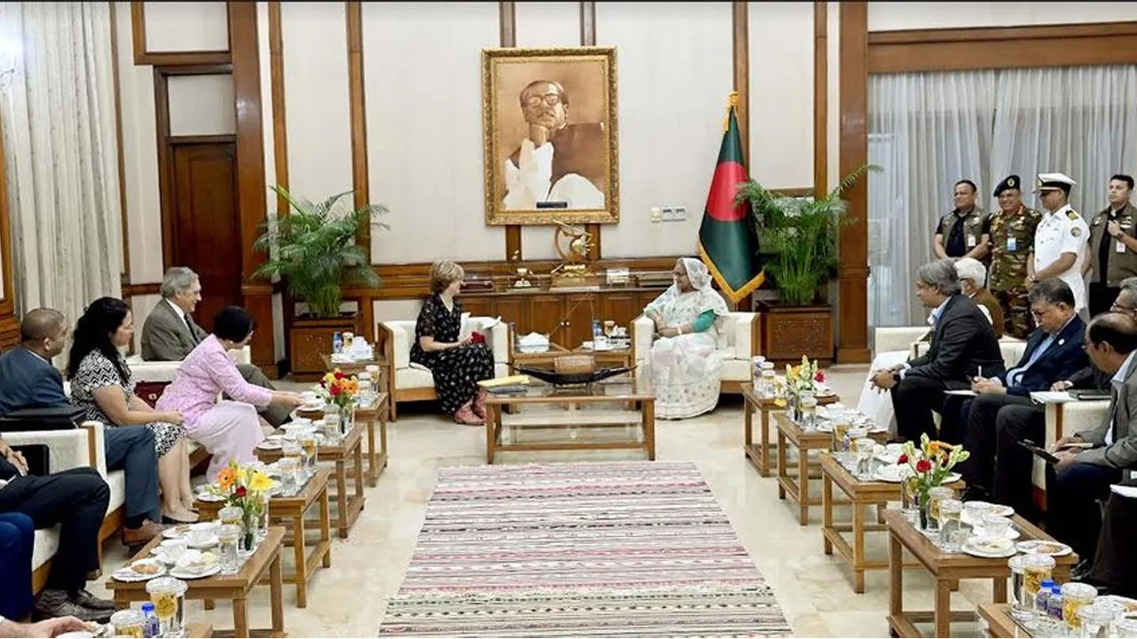 বাংলাদেশে গণতন্ত্র সমুন্নত রাখতে আমরা অঙ্গীকারাবদ্ধ: প্রধানমন্ত্রী