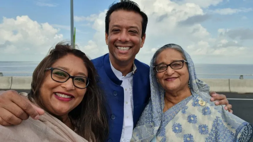 পদ্মা সেতুতে একই ফ্রেমে সন্তানসহ প্রধানমন্ত্রী