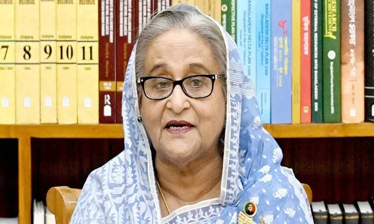 বঙ্গবাজারে ক্ষতিগ্রস্তদের সহযোগীতার আশ্বাস দিলেন প্রধানমন্ত্রী
