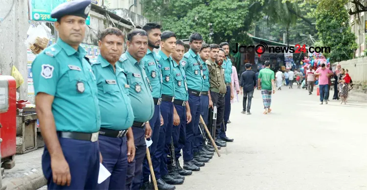 সারাদেশে এক লাখ ৮৯ হাজার পুলিশ সদস্য মোতায়েন
