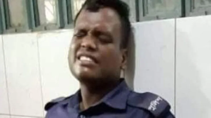 কুপিয়ে পুলিশের কবজি বিচ্ছিন্নের ঘটনায় প্রধান আসামি গ্রেপ্তার