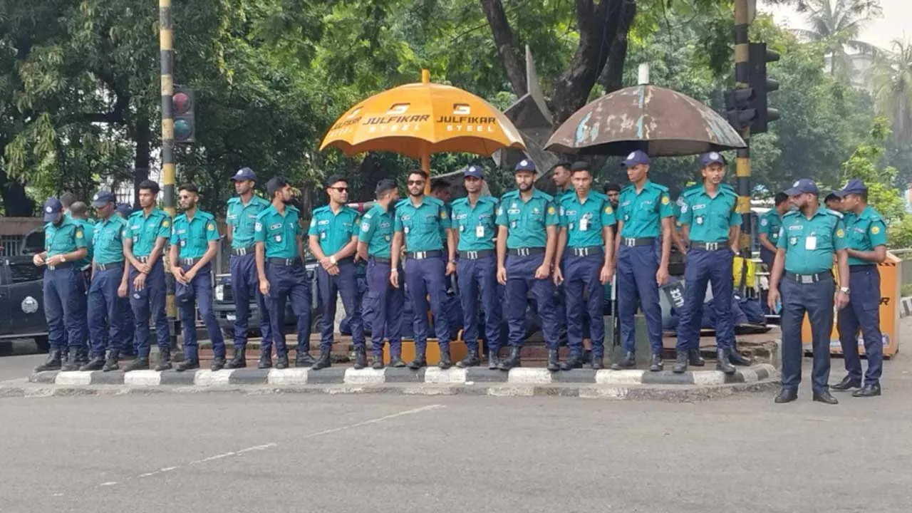 নাগরিকদের নিরাপত্তাই পুলিশের ঈদ আনন্দ