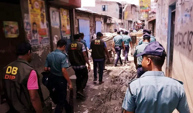 রাজধানীতে পুলিশের মাদকবিরোধী অভিযানে গ্রেপ্তার ২৫