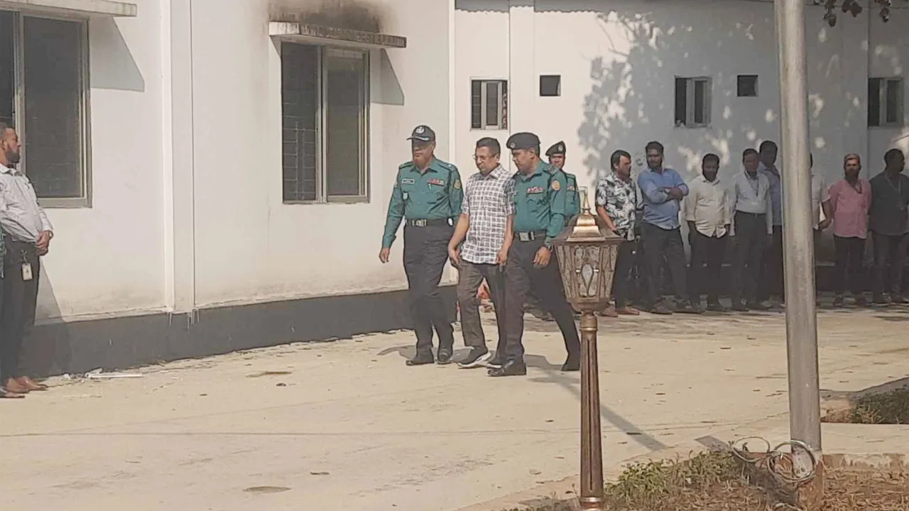 ‘গণহত্যার সুপ্রিম কমান্ডার ছিলেন পুলিশ প্রধান’