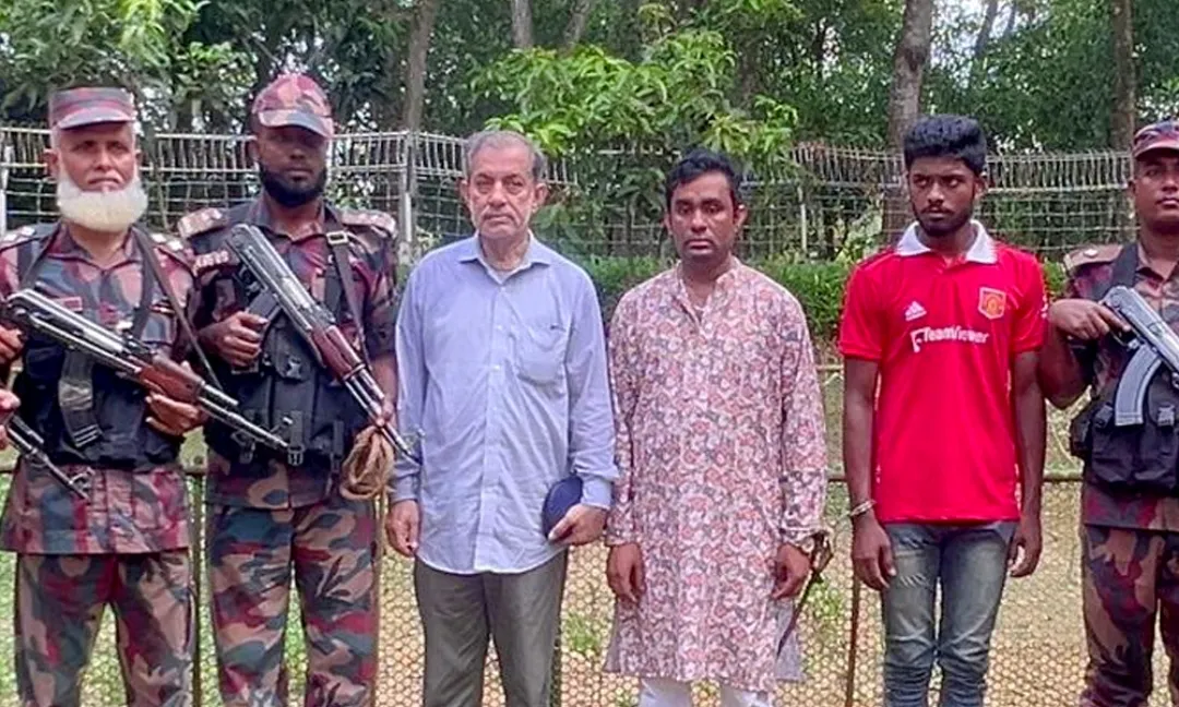 ভারতে পালানোর সময় সাবেক এমপি ফজলে করিম আটক