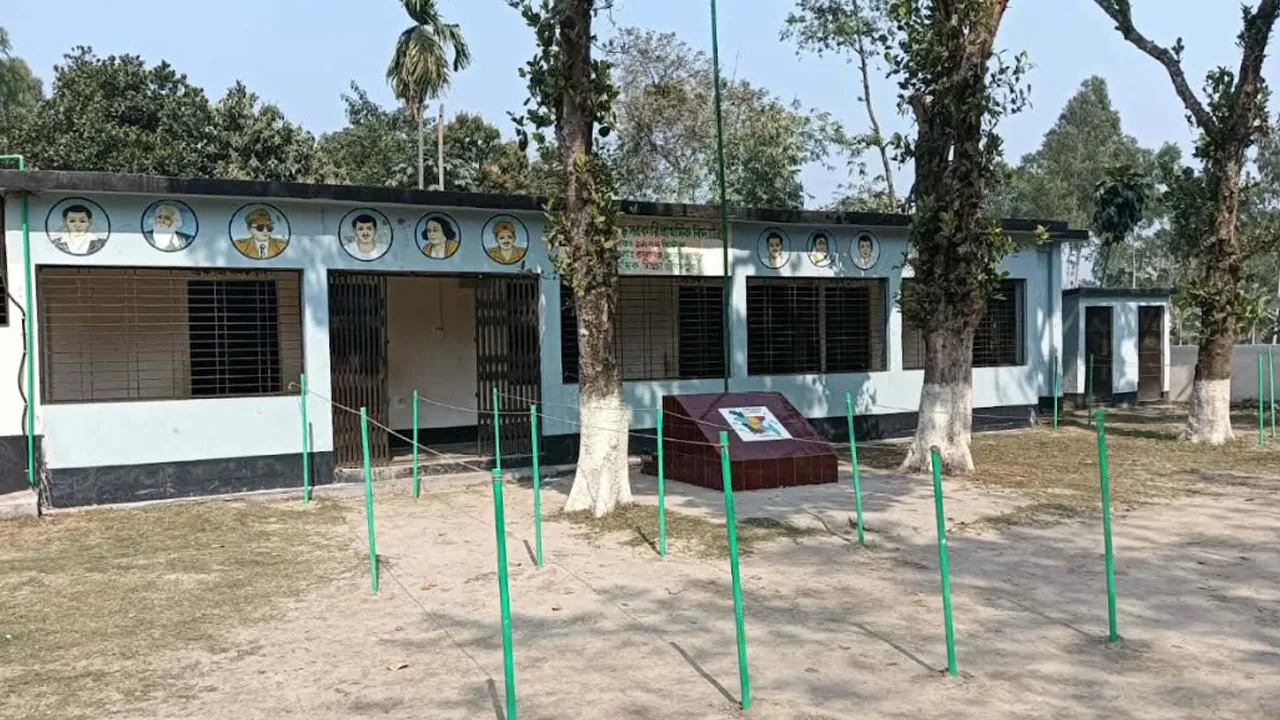 ভোটের আগেই দুই কেন্দ্রের সিসি ক্যামেরা চুরি