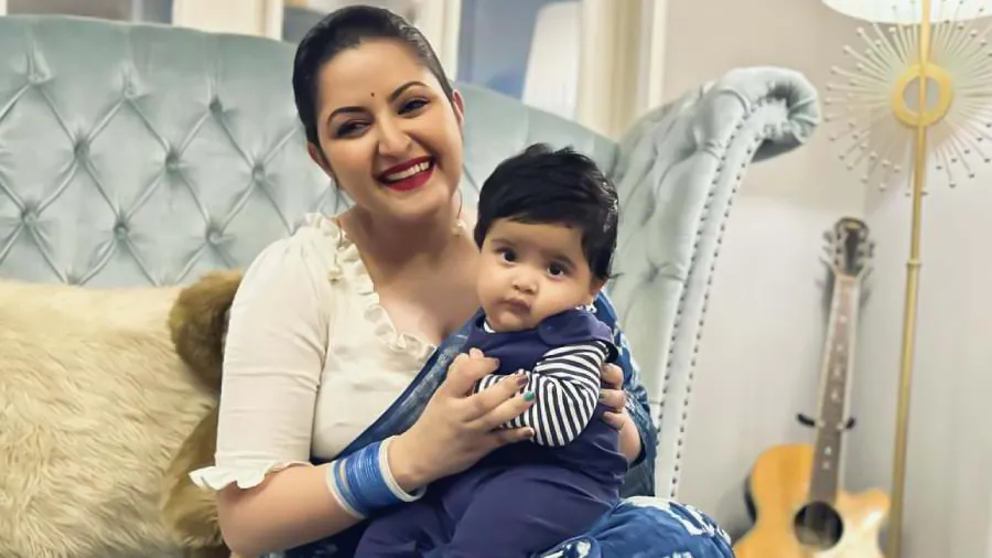 সন্তানকে নিয়ে সিনেমা দেখবেন পরীমণি