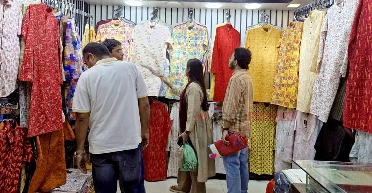 রাত ১০টা পর্যন্ত দোকান খোলা রাখার দাবি