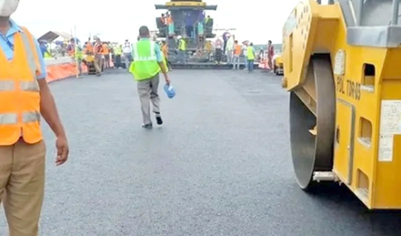 পদ্মা সেতুতে কার্পেটিং শুরু