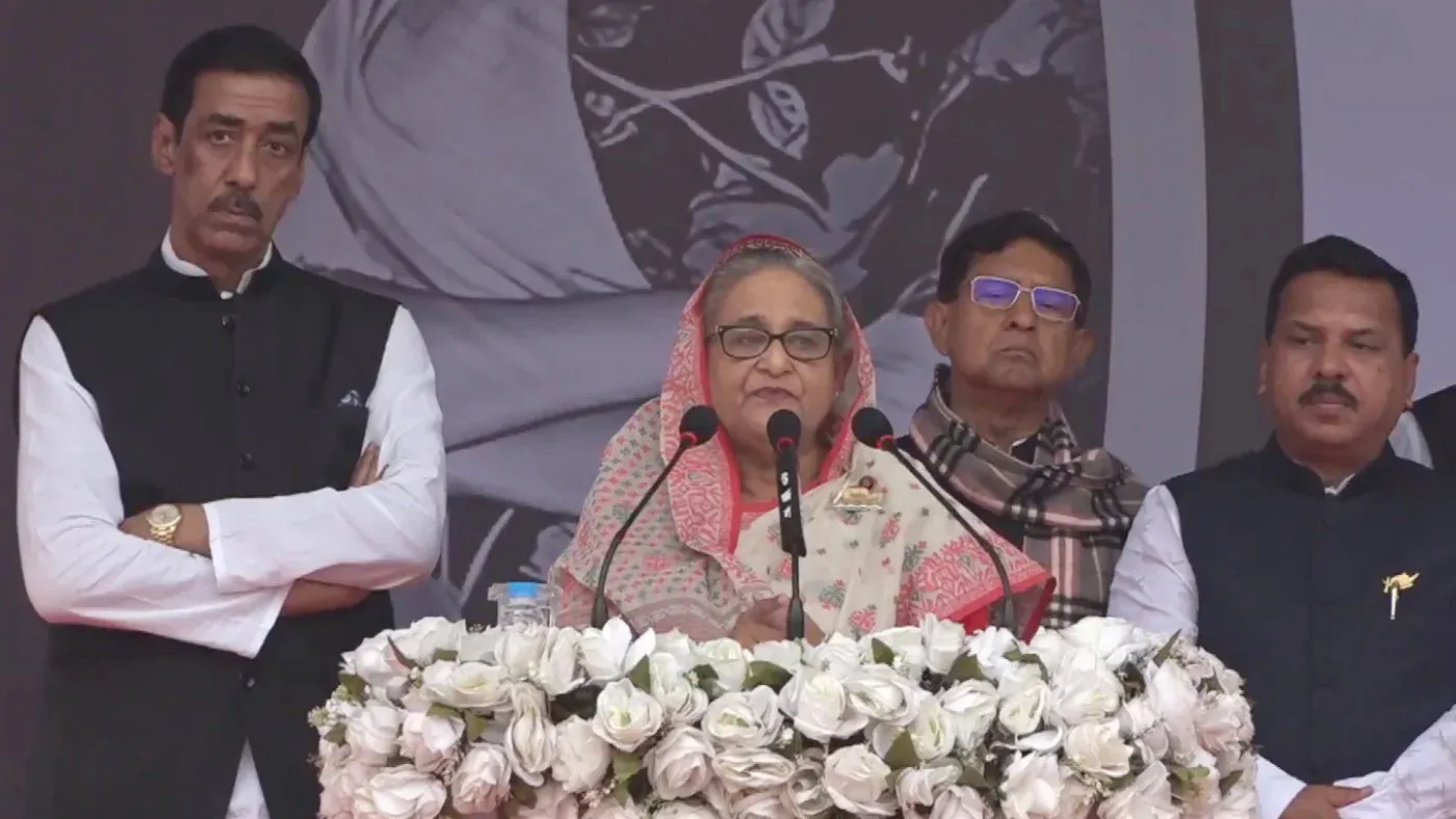 বিএনপি ক্ষমতায় এলে দেশ পিছিয়ে যায়, আমরা এগিয়ে নিই :  প্রধানমন্ত্রী