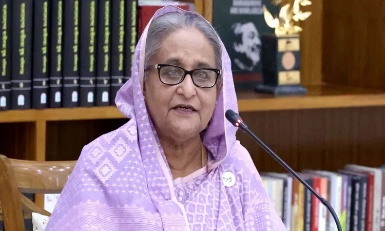 সেবা করে জনগণের হৃদয় জয় করতে হবে : প্রধানমন্ত্রী