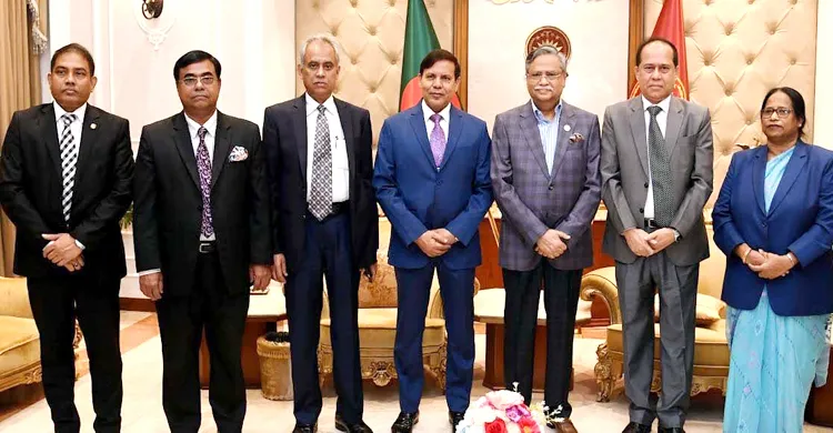 নির্বাচন কমিশনের একার পক্ষে সুষ্ঠু নির্বাচন করা সম্ভব নয়: রাষ্ট্রপতি
