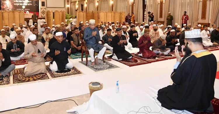 শোক দিবসে বঙ্গভবনে রাষ্ট্রপতির দোয়ার আয়োজন