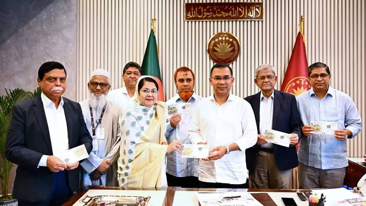 সবার আগে বাংলাদেশ’ স্মারকে ডাক টিকিট উদ্বোধন