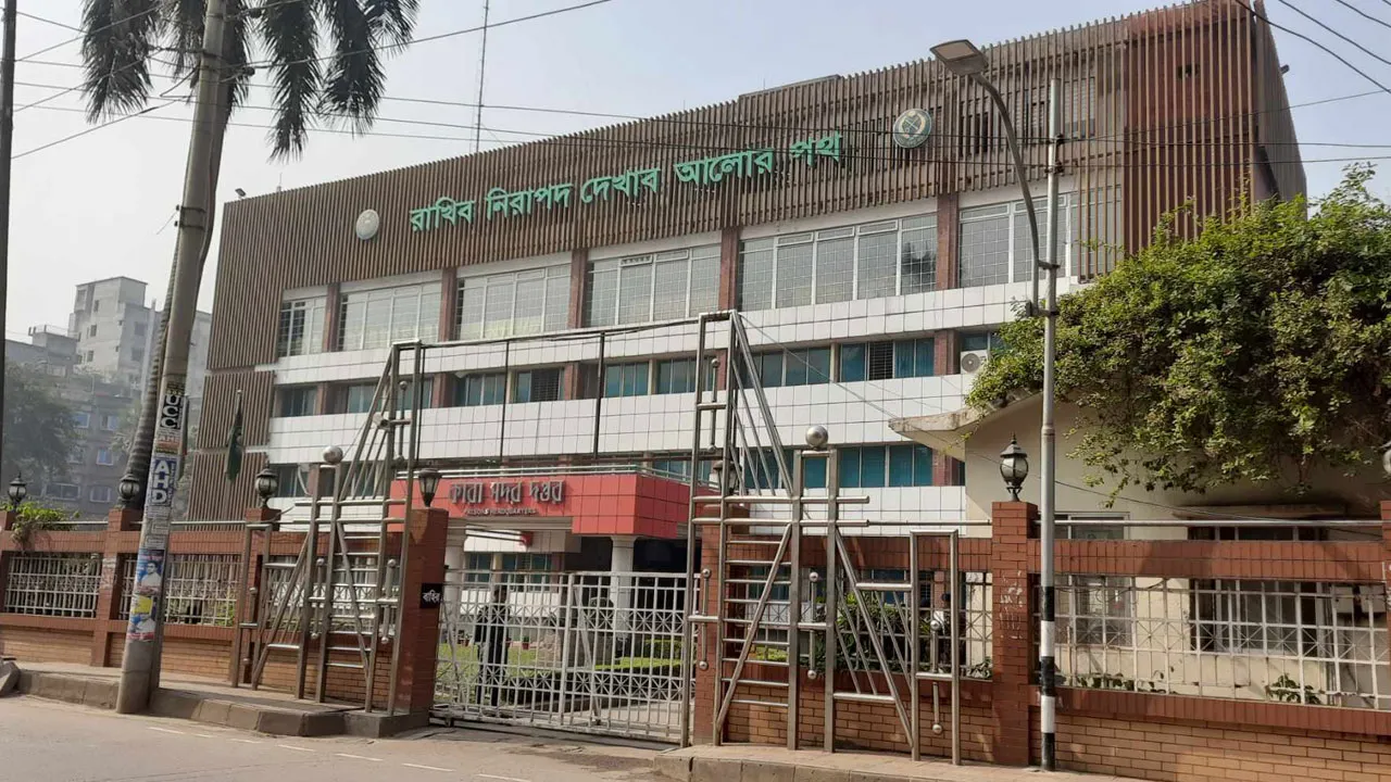 বিজয় দিবস উপলক্ষ্যে ১৬ কয়েদির কারাদণ্ড মওকুফ