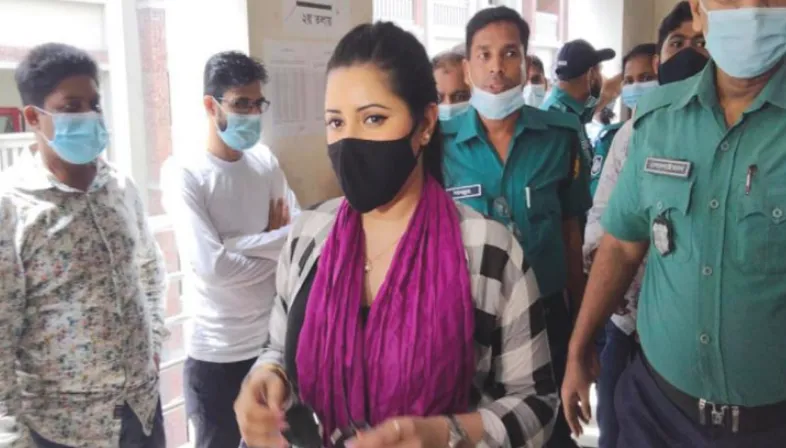 মামলা স্থগিত চেয়ে পরীমনির আবেদন