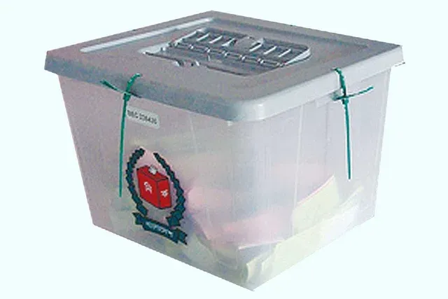প্রবাসীরাও ব্যালটে ভোট দিতে পারবে: ইসি