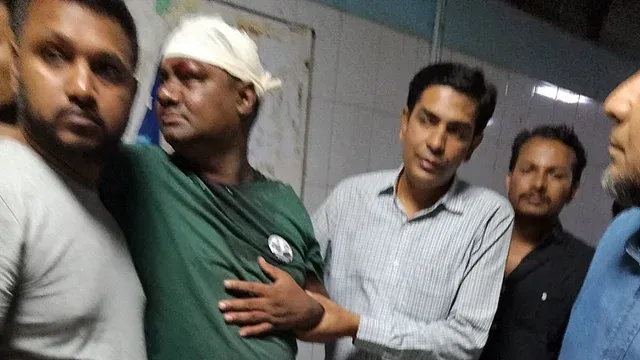 ফেরদৌসের নির্বাচনী প্রচারণার সময় সমর্থকদের হাতাহাতি, আহত ১২