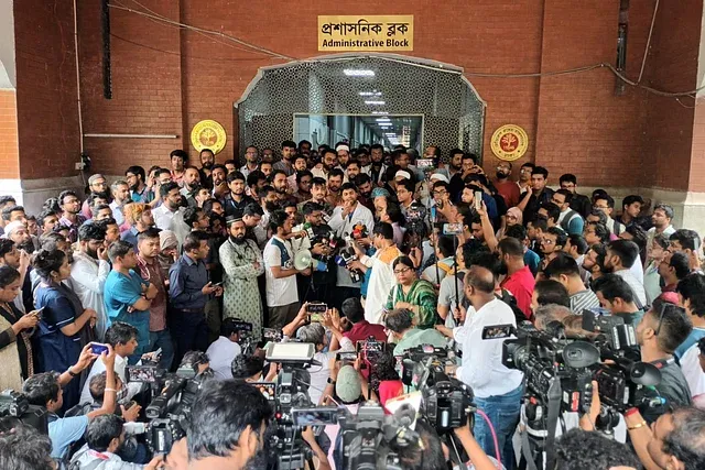 সারাদেশে চিকিৎসকদের কমপ্লিট শাটডাউন