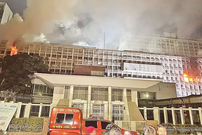 বিকল্প অফিস খুঁজছে পুড়ে যাওয়া মন্ত্রণালয়গুলো