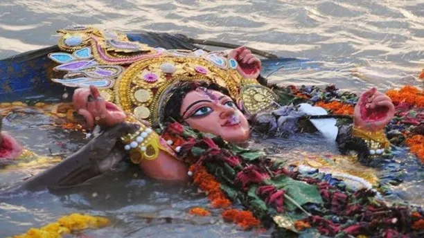 রাজধানীর ৩৩ পয়েন্টে প্রতিমা বিসর্জন, নিরাপত্তায় ১৬ হাজার পুলিশ