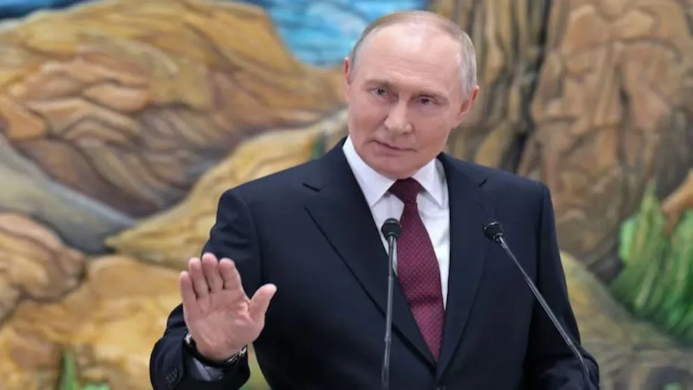 ‘জেলেনস্কির সরকার অবৈধ’, শান্তি চুক্তি এখন অর্থহীন: পুতিন