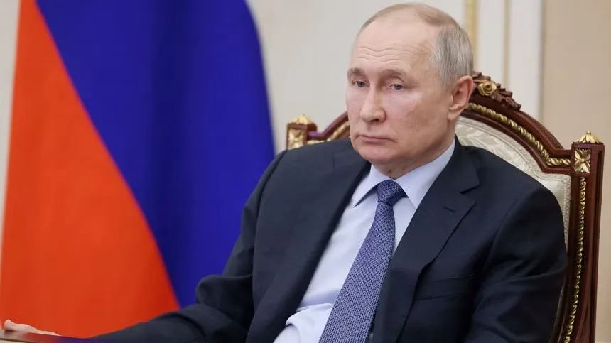 ICC issues arrest warrant for Putin