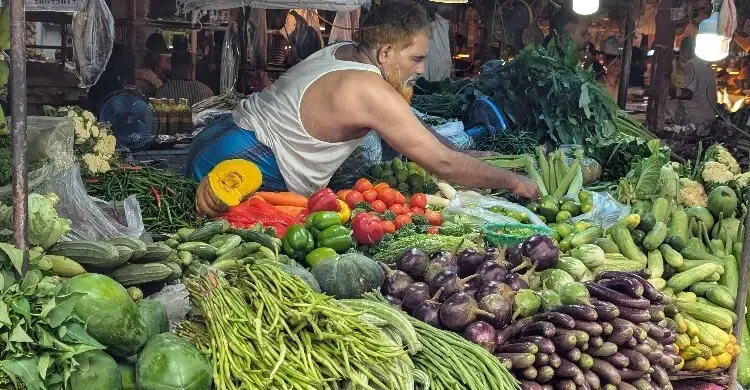 জ্বালানি তেলের দামবৃদ্ধিতে বাড়ল সবজির দাম