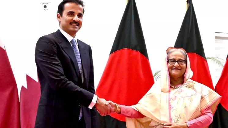 PM Hasina warmly welcomes Qatar’s Emir at her office