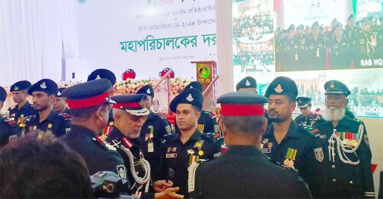 ‘র‌্যাব ডিজি পদক’ পেলেন ১২০ সদস্য