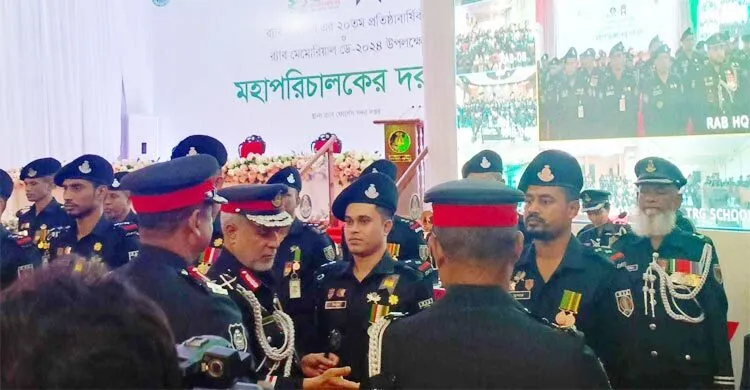 ‘র‌্যাব ডিজি পদক’ পেলেন ১২০ সদস্য