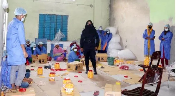 র‌্যাবের অভিযান, ৭ প্রতিষ্ঠানকে সাড়ে ১১ লাখ টাকা জরিমানা