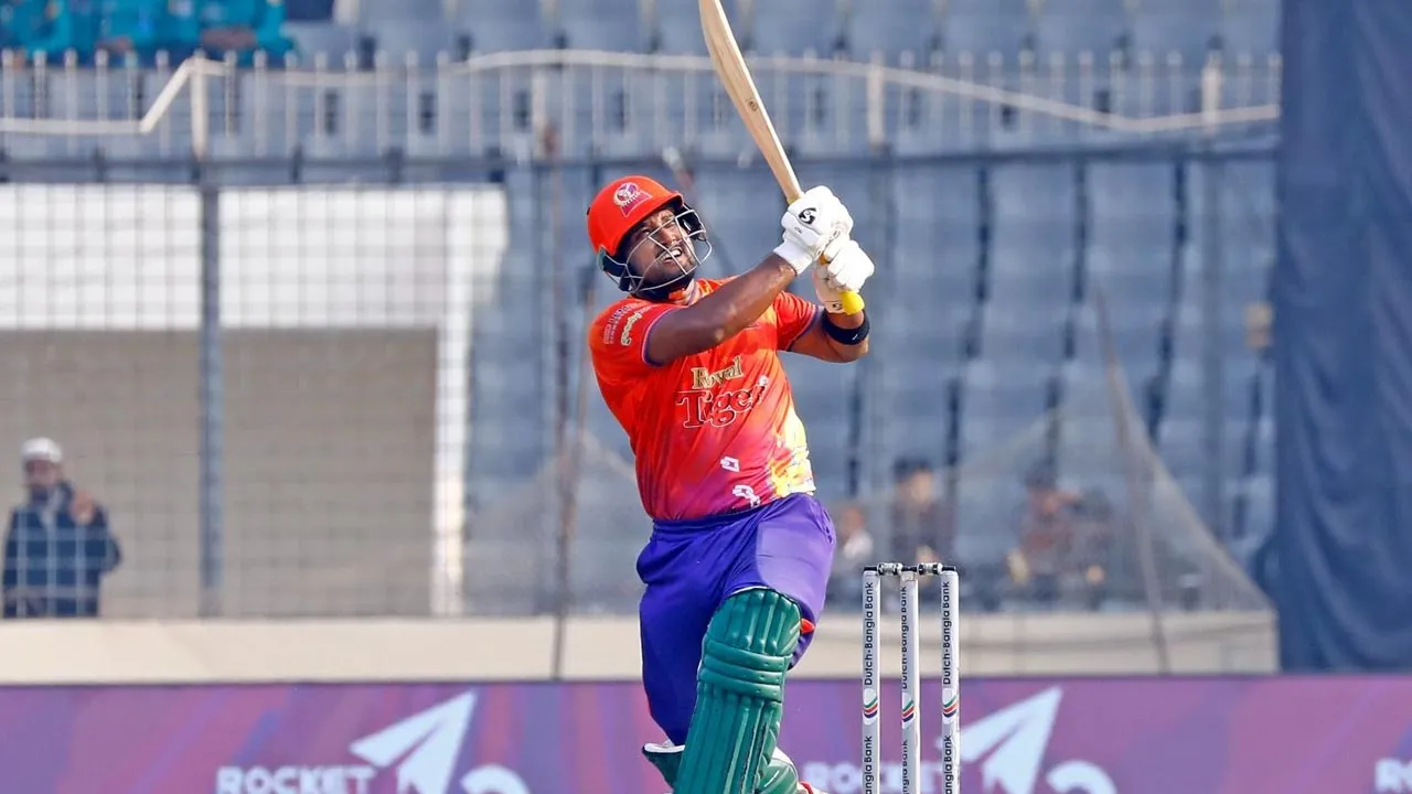 রাব্বির বিধ্বংসী ইনিংস, দুইশর দোরগোড়ায় রাজশাহী